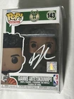 Funko Pop NBA Giannis Antetokounmpo Autographed BAS Vinyl Figure #143