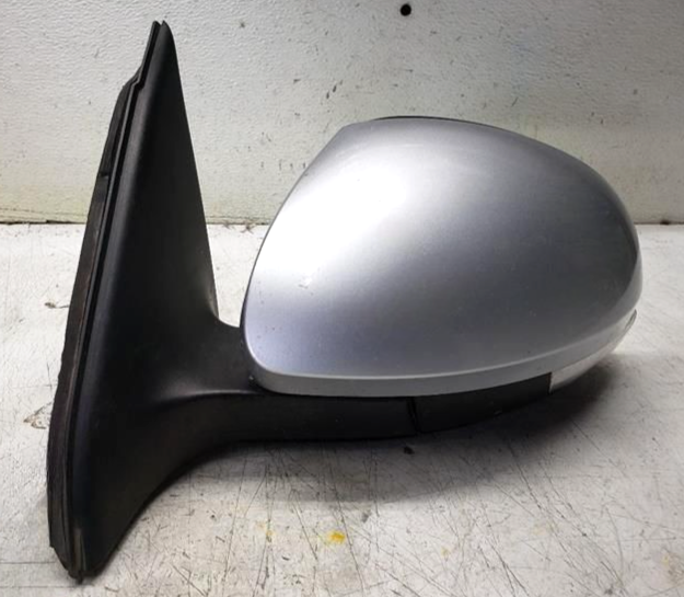 2009-2018 Volkswagen Tiguan Left Driver Side View Door Mirror Power Silver Oem