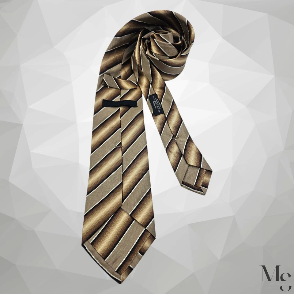 Gravata de seda luxuosa listrada verde e marrom PRADA feita na Itália 59”-3,25” EX COND - Imagem 2 de 4