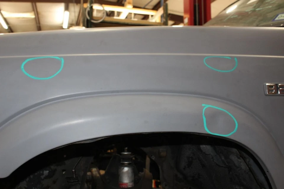 Conjunto guardabarros delantero izquierdo conductor gris mazda b-2600 87-93 Foto 2 de 4