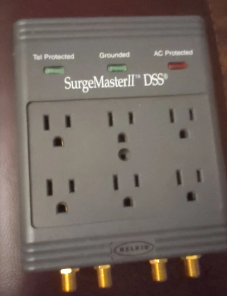 Belkin Surge master Grey, 6 Outlet SurgeSurpressor for regular outlet  - Image 2 of 4