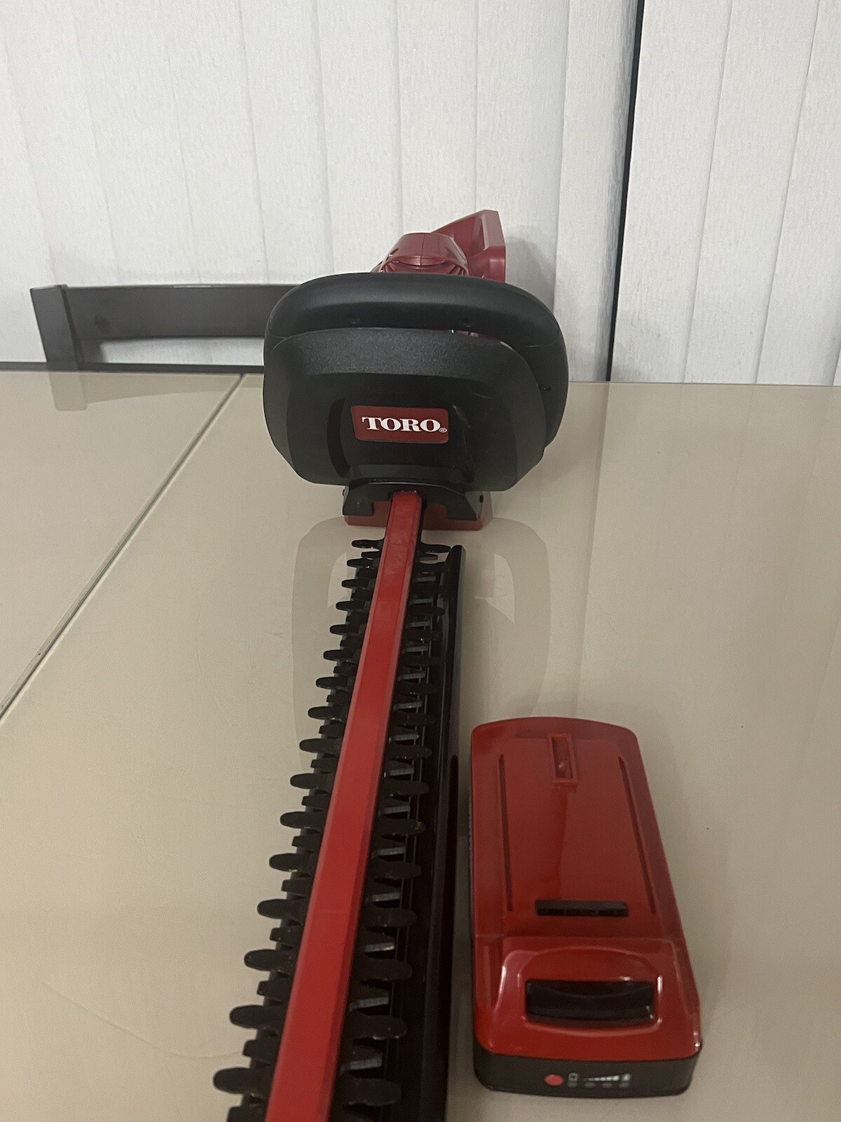 Toro 51494 Cordless 22-Inch 20-Volt Lithium-Ion Hedge Trimmer No Charge Freeship