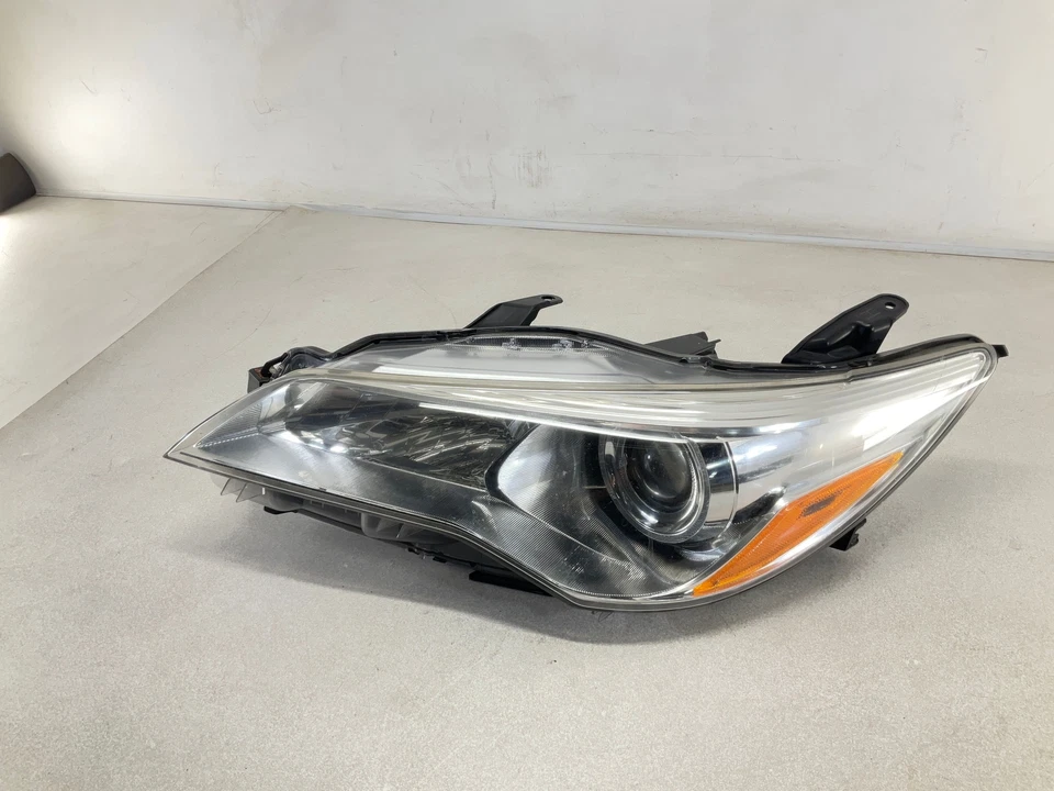 02-04 TOYOTA CAMRY Front Right Passenger Head Light Lamp - Image 4 of 4