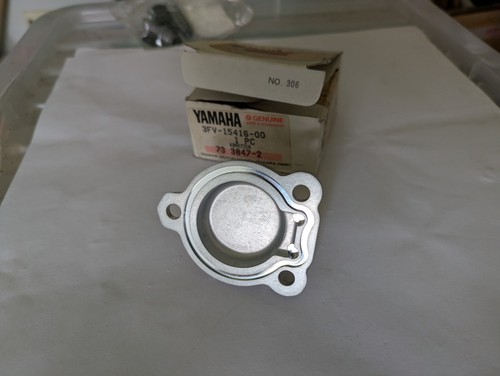 Coperchio pompa olio originale Yamaha 3FV-15416-00 FZR750R 89-90 - Foto 2 di 2
