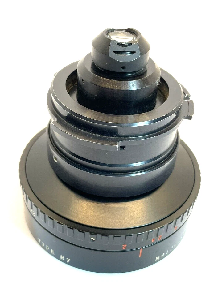 Excellent P. ANGENIEUX 5.9mm f1.8 Type R7 Nr 1391951 in Cinema Products Mount - Image 2 of 4