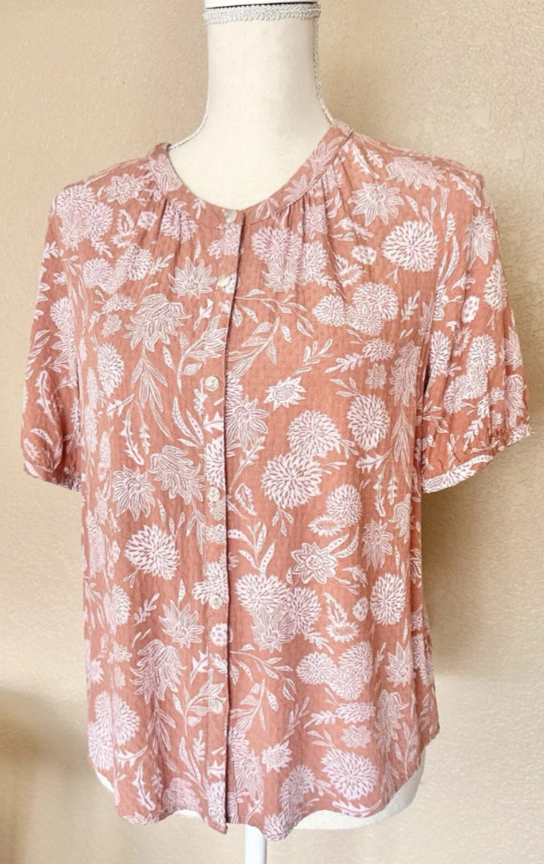 Universal Threads Pink Floral Button Down Blouse … - image 1