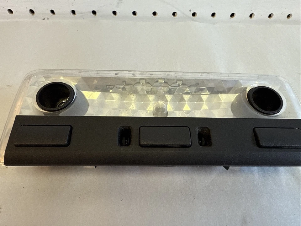 2000 BMW E46 323CI luz de leitura cúpula frontal interna superior fabricante de equipamento original - Imagem 2 de 4