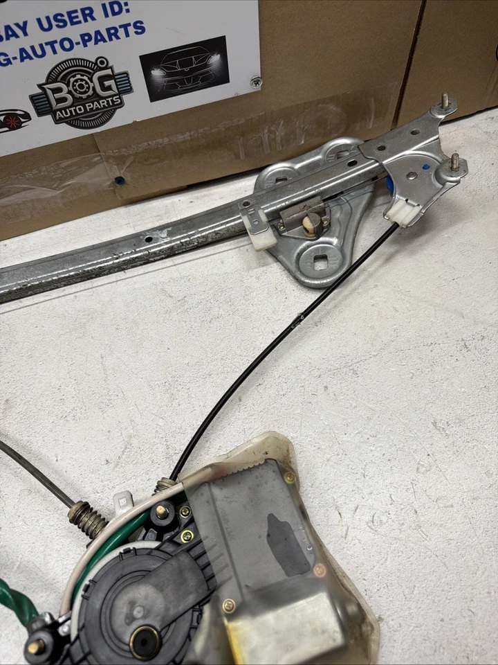 1999-2001 LEXUS ES300 GENUINE FRONT LEFT DRIVER DOOR WINDOW REGULATOR MOTOR OEM - Image 4 of 4