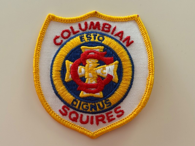NEW, old stock- COLUMBIAN SQUIRES Esto Dignus Embroidered Crest/Shield Patch