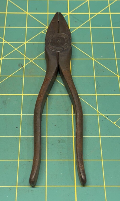 M. Klein & Sons Lineman Pliers- 201-NE--8 inch (date Code O-K-EI)