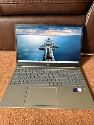 HP Pavilion SE 15-fd0053na 15,6'' Intel Core i7 13. Gen 16GB RAM 512GB SSD -102-