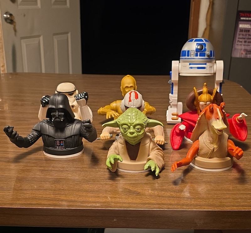 Lucasfilm Ltd. 1997 Star Wars Figurine Lot R2-D2 Darth Vader Yoda C-3PO