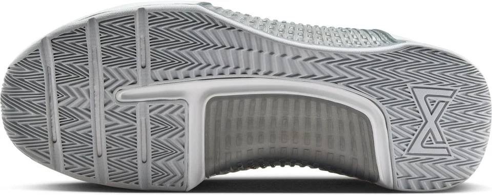 NIKE Men's Low-top Sneaker - Image 4 of 4