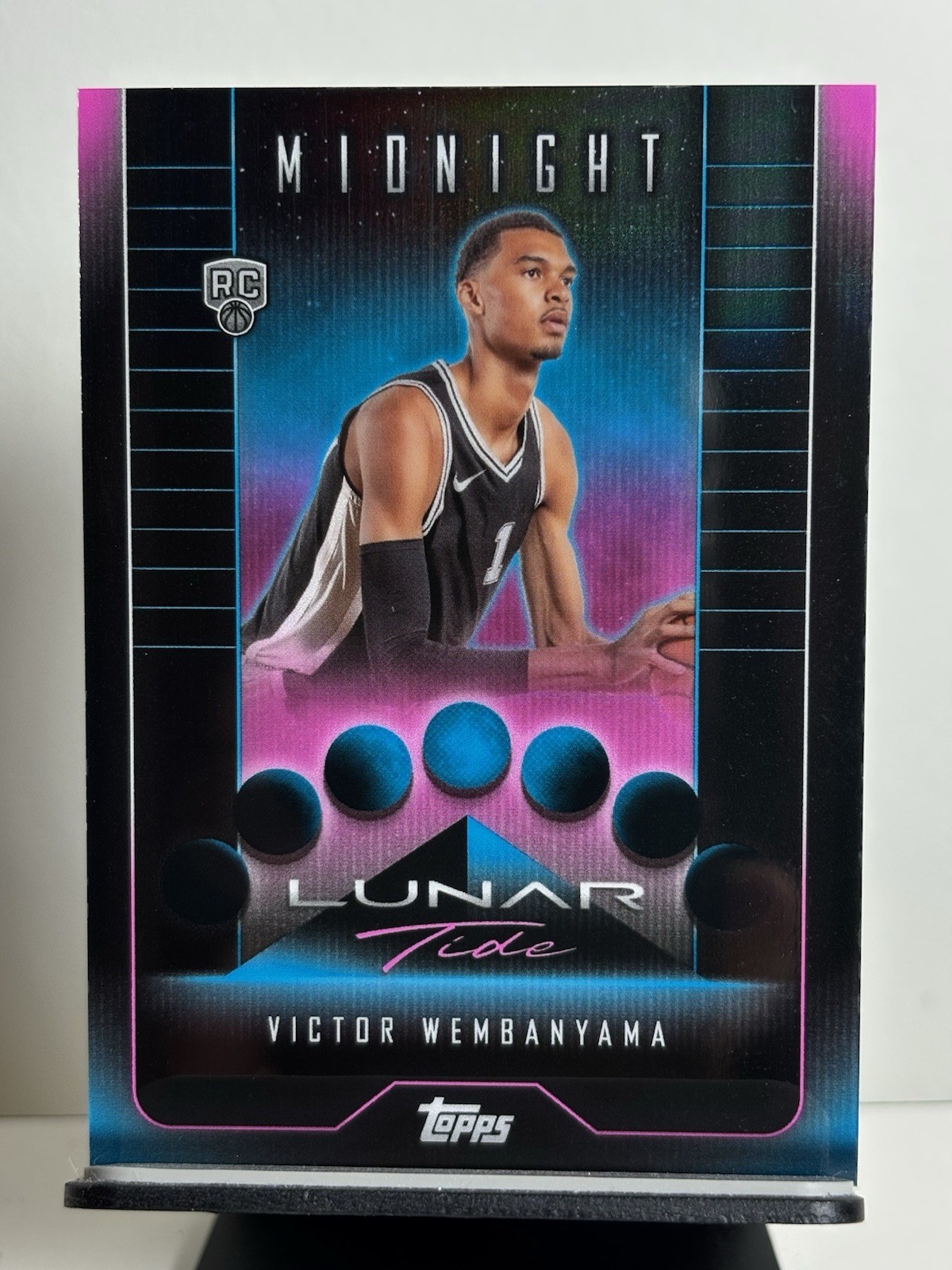 2023 Victor Wembanyama Topps Midnight Lunar Tide #LT-11 (RC) - San Antonio Spurs