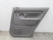 Porte arrière et accessoires Mazda DEMIO