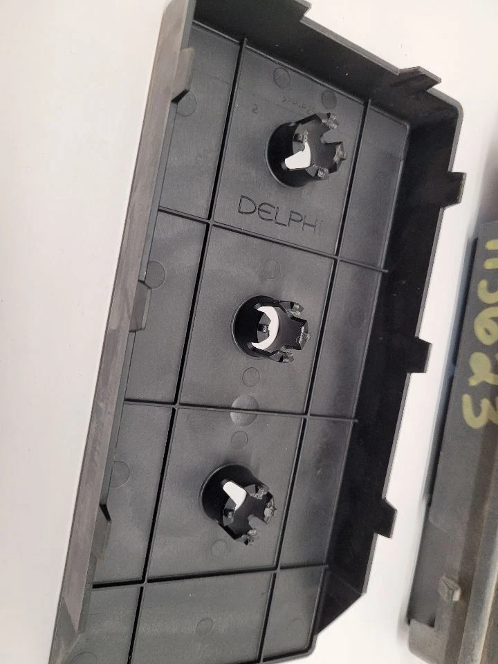 2000-2005 BUICK LESABRE Fuse Box Engine 19300124 25751053 - Imagem 4 de 4