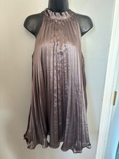 Promesa Brown pleated short dress with tie detail #midi #pleated #coquette