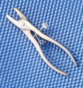 Chrome Decker's Hill Ringer Hog Ring Upholstery Fencing Pliers with Depth Stop