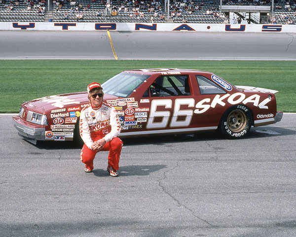 PHIL PARSONS 1986 #66 RED SKOAL DAYTONA 500 8X10 GLOSSY PHOTO
