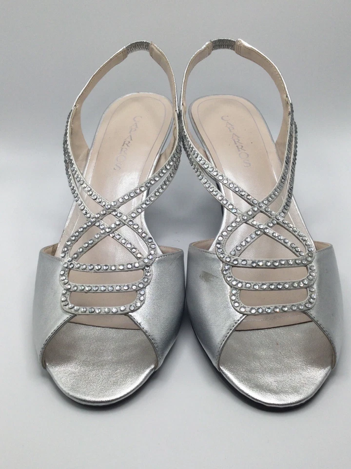 Zapato Formal Caparros Plateado Con Estrás Talla 11 Usado Una Vez Diez Años Foto 2 de 4