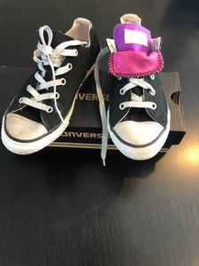 converse with 2 tongues