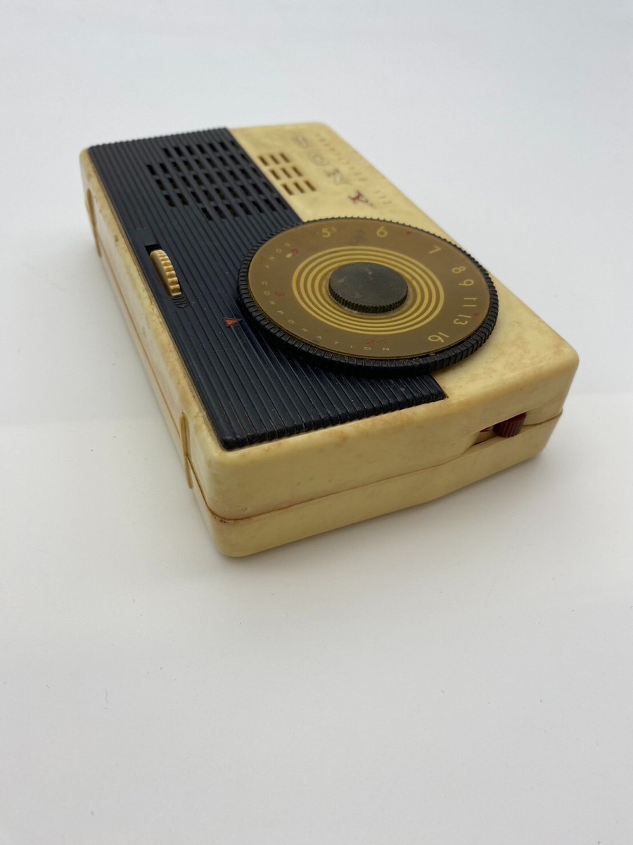 Sony TR-62 2-Band Oval Transistor Radio 1957 Japan Rare Sony TR-62 2-Band Oval Transistor Radio 1957 Japan Rare