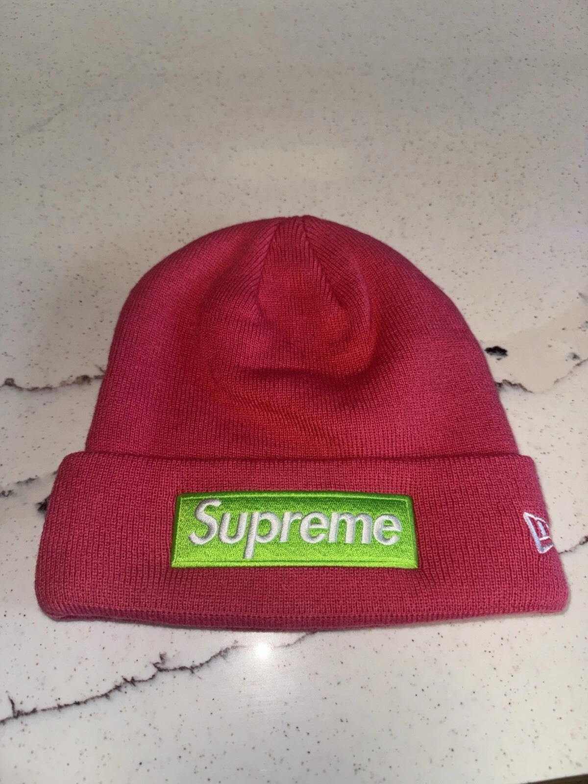 Bonnet Supreme New Era Box Logo (FW17) magenta 