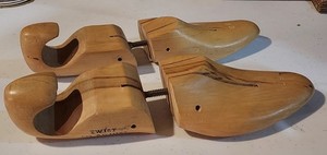 Vintage Jones & Vining Wood Shoe Tree Forms Stretchers Shapers Keepers size 8D