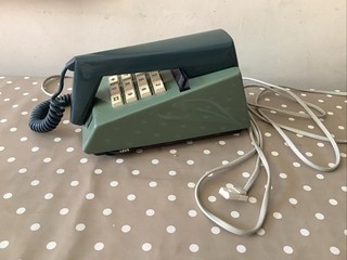 Vintage Trim Phone Two Tone Green. Push Button 1981 Model 786 With BT Connector