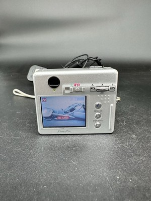Fujifilm FinePix F440 4.1MP Digital Camera With Charger, Silver