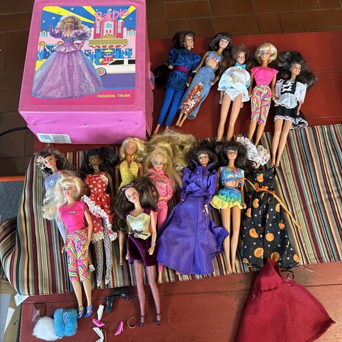 Lotto Barbie e amici vintage con custodia, Filippine, Malesia, Giappone, Cina