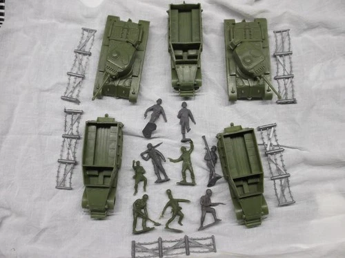 MARX BATTLEGROUND PLAYSET ARMOR + MORE