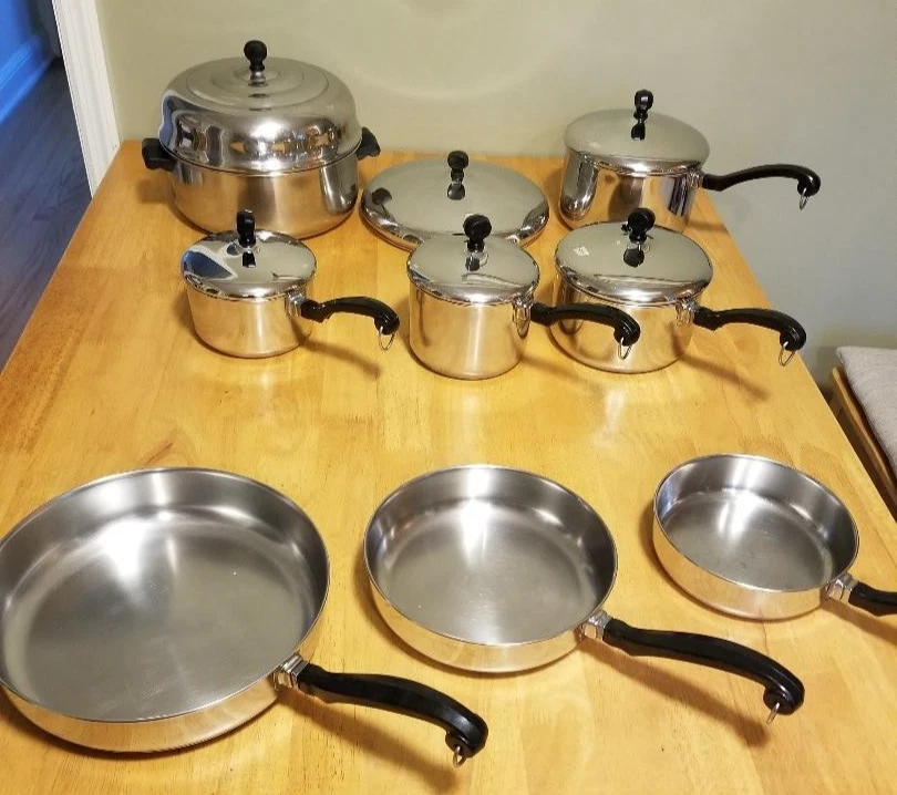 Set 14 pieces VTG Farberware Aluminum Clad Stainless SET USA-RARE BEEHIVE TOP!
Opens in a new window