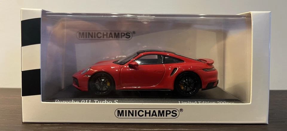 Porsche 911 Turbo S 992 Minichamps 1 43 Indischrot , Black Wheels! 1 Of 200!Rare - Immagine 4 di 4