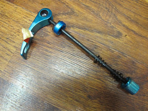 VINTAGE NASHBAR BLUE ANODIZED QUICK RELEASE FRONT WHEEL SKEWER - Picture 4 of 4