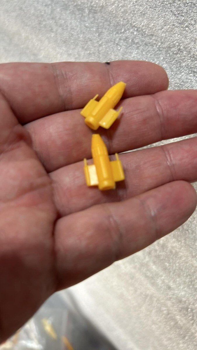 2 yellow ROCKETS REPRO for 1981 POPY GB-24 Tetsujin-28 2 yellow ROCKETS REPRO for 1981 POPY GB-24 Tetsujin-28
