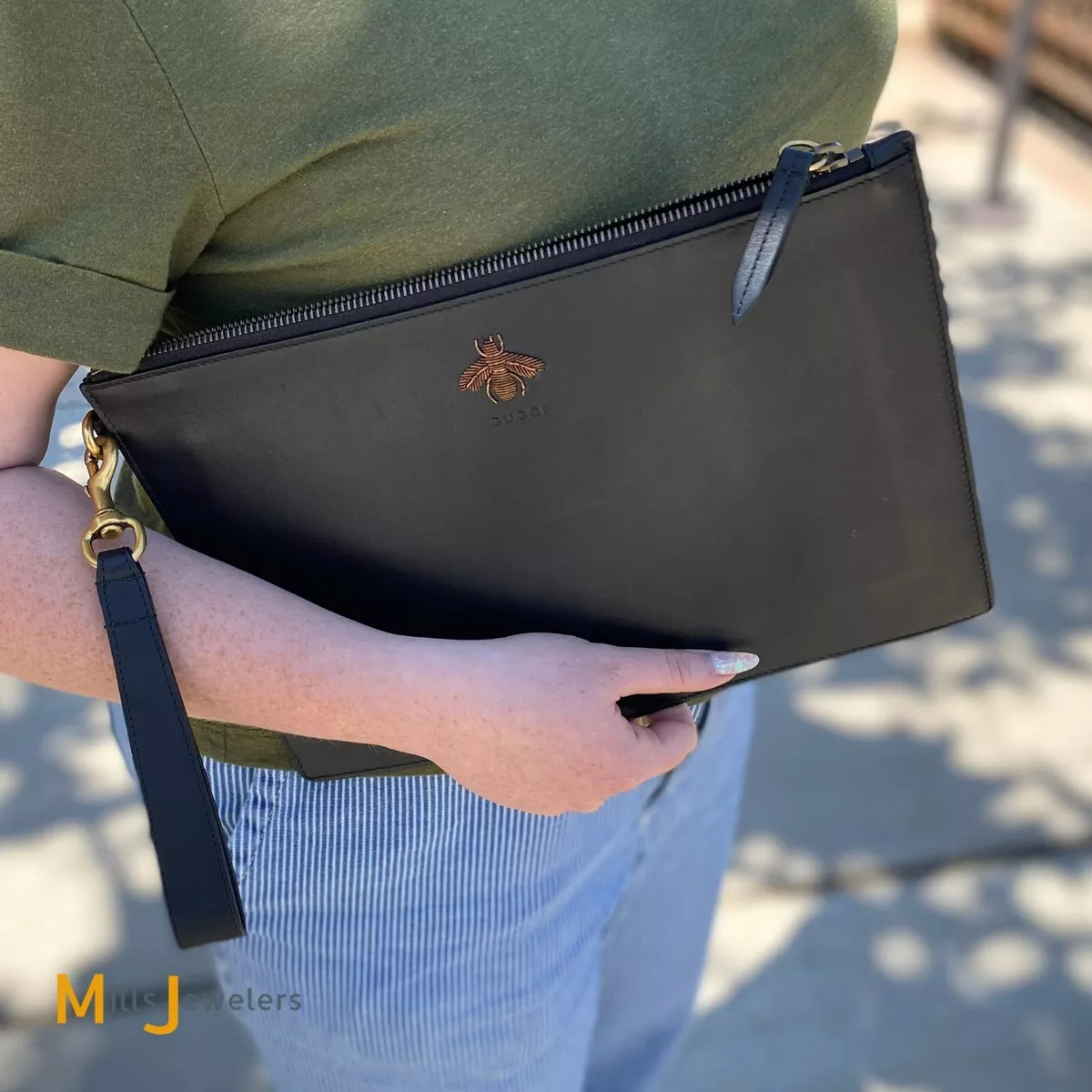 Gucci bee sale clutch bag