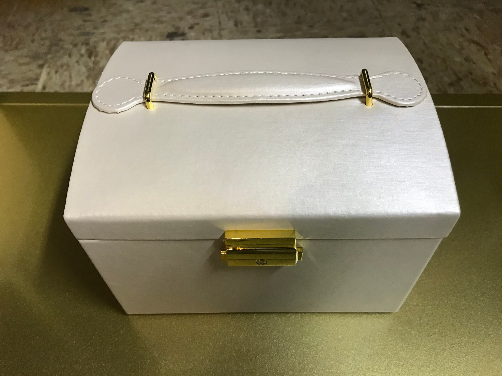 women girl gift Jewelry box organizer with key for necklace earring