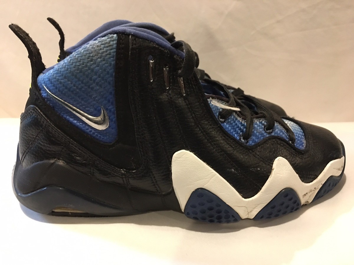 Nike Men's sneaker 354186-001 Black/ blue size 8.5 good condition