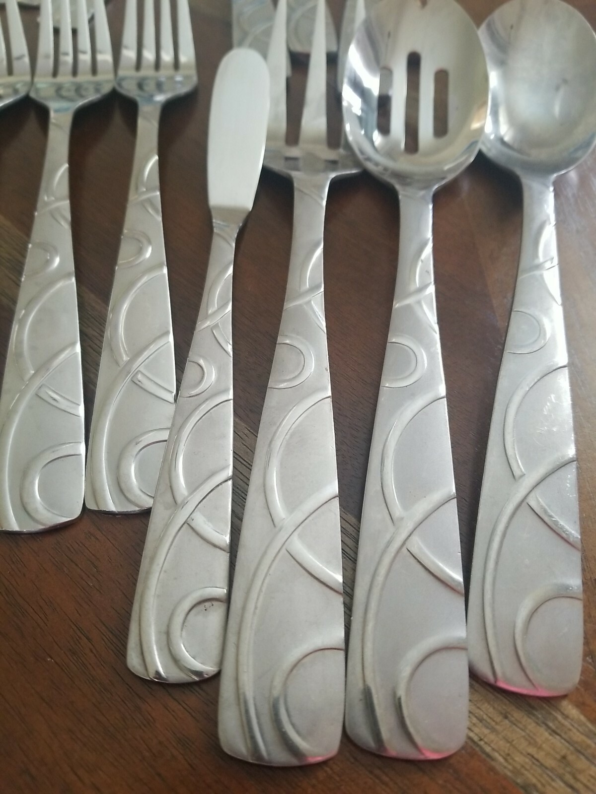 24 PC CAMBRIDGE CONQUEST FLATWARE FORKS SPOONS KNIVES ++ SERVING PCS