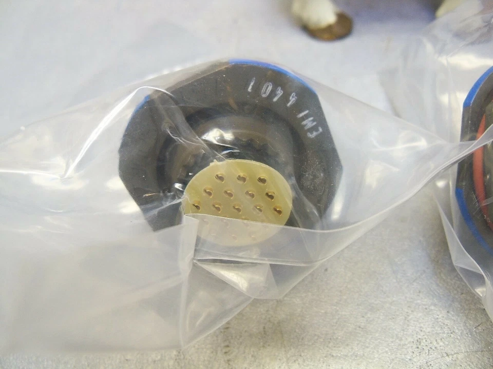 Souriau D38999/24WD19SN Circular MIL Spec Connector 19P Size 15 Lot of 2 - Image 3 of 4