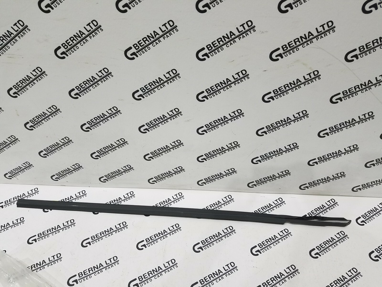 GENUINE SSANGYONG TIVOLI 2015-2021 FRONT LEFT SIDE DOOR CHROME  