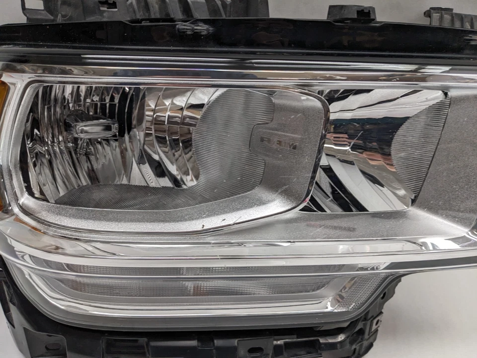 Faro halógeno derecho pasajero Ram 2500 3500 2019-2024 BG3 Foto 4 de 4