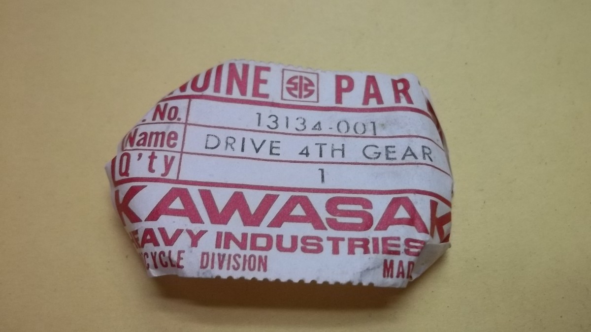 Kawasaki OEM NOS drive shaft 4th gear 13134-001 G3M G3TR