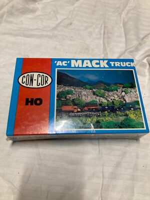 Vintage Con-Cor HO Scale 1926 AC Mack Van Body Truck NIB #7021
