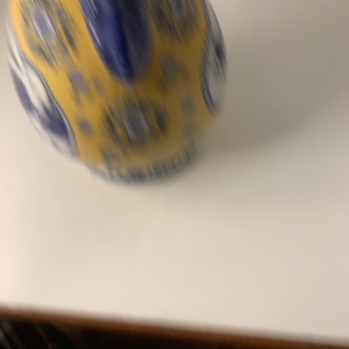 Vtg Chinese Vase, Blue & Yellow, Double Handled, 9.5”Tall - Picture 9 of 11