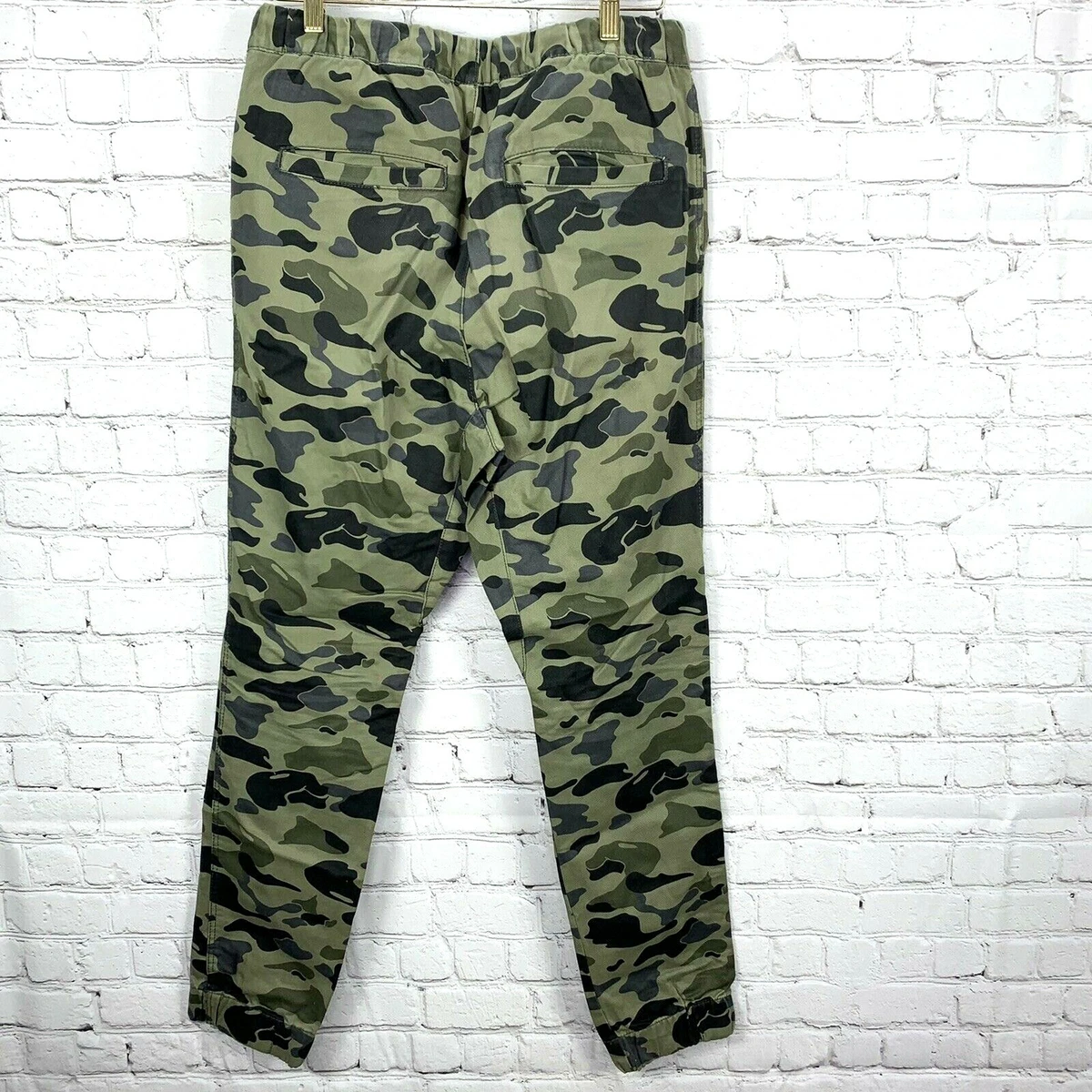 H&m camouflage pants store
