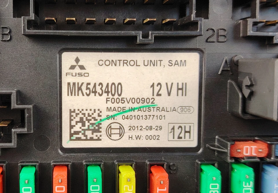 MITSUBISHI FUSO CANTER FB FE FG 4P10 BODY CONTROL MODULE FUSE BOX SAM MK543400 - Image 3 of 4