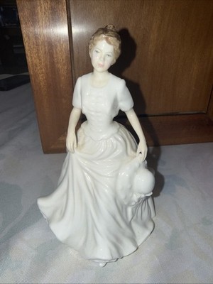 Royal Doulton 1997 Lovely Harmony Bone China 6  Figurine Signed Lynne Hooper