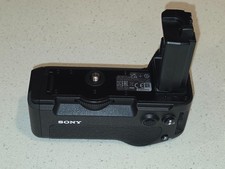 Sony VG-C4EM Vertical Battery Grip - With Sony NP-FZ100 Spare Battery